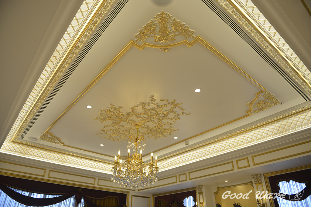 描金飾花搭配線板運用於天花板實景照