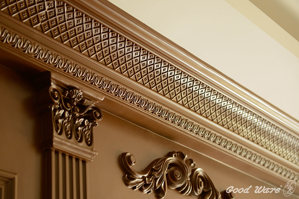 雕刻線板與平面羅馬柱搭配