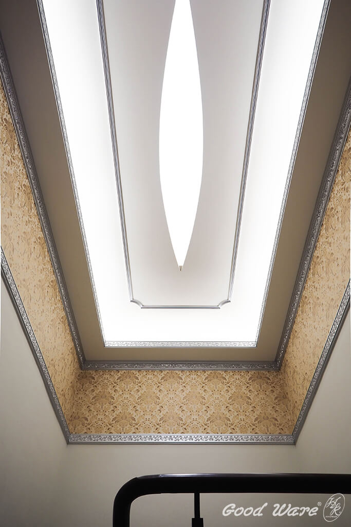 雕刻線板與壁紙搭配