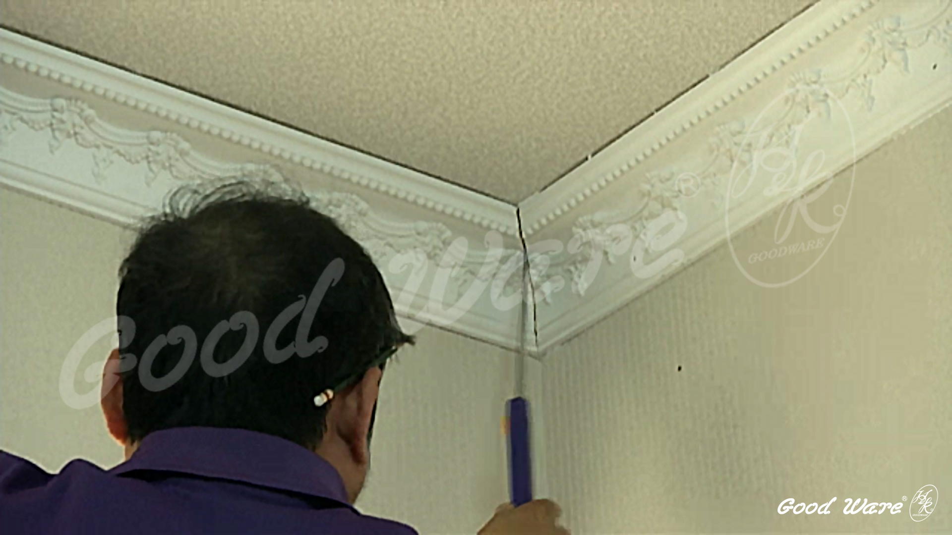 線板施工：銜接時要先核好對花部分，若有誤差可以手鋸在銜接處修飾